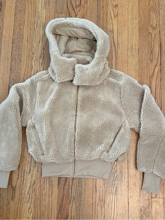 ALO Yoga Foxy Sherpa Jacket in Camel – Size XS EUC - Picture 4 of 15
